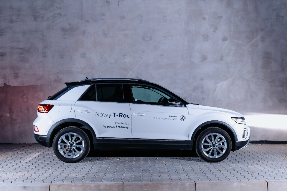 Obrazek nowy T-Roc bok